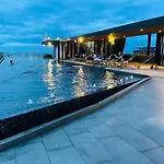 The Base Central Pattaya 271 By Numam